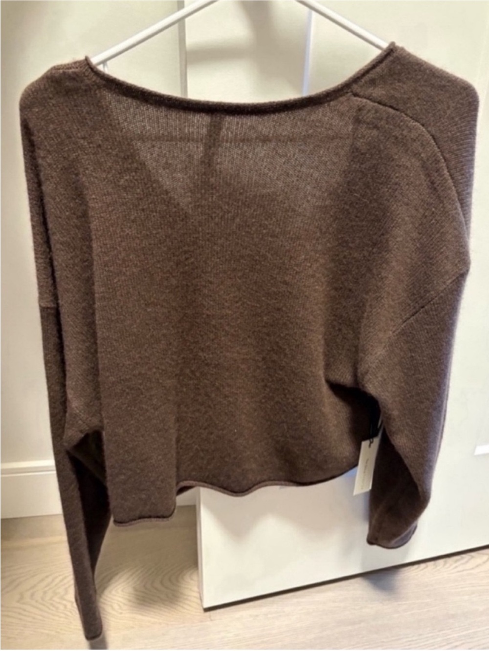 The Group by Babaton LUXE CASHMERE V-NECK SWEATER - Picture 8 of 10